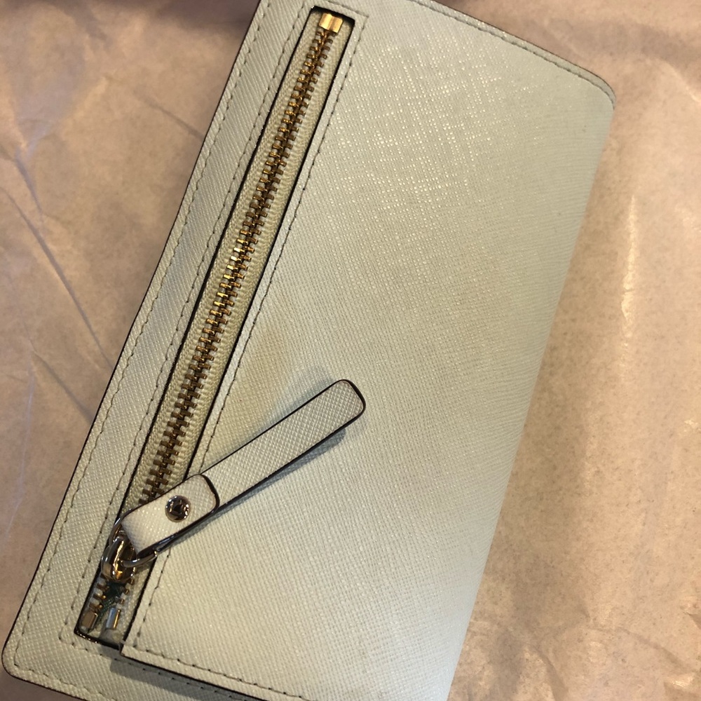 Kate Spade Wallet - Picture 4 of 6